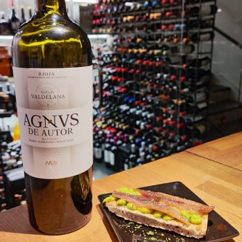 La Tavina Bar - Restaurante | Cata Bodegas Valdelana cata-valdelana. Agnvs-malvasia Maridaje-sardina ahumada con guacamole. La Tavina. Calle Laurel-Logroño.