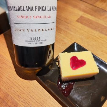 La Tavina Bar - Restaurante | Cata Bodegas Valdelana cata-valdelana. Viñdeo Singular La Medika. Maridaje-tarta de queso casera. La Tavina. Calle Laurel. La Tavina-Logroño