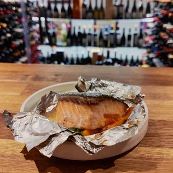 La Tavina Bar - Restaurante | Cata Bodegas Orube Cata-La Tavina. bodegas orube. Salmon-al-papillote-de-verduras. Calle Laurel-Logroño